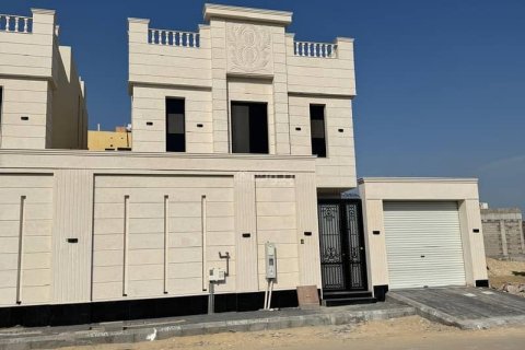 5 bedrooms Villa in Khobar, Saudi Arabia No. 60104