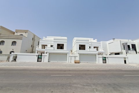 5 bedrooms Villa in Muscat, Oman No. 69073