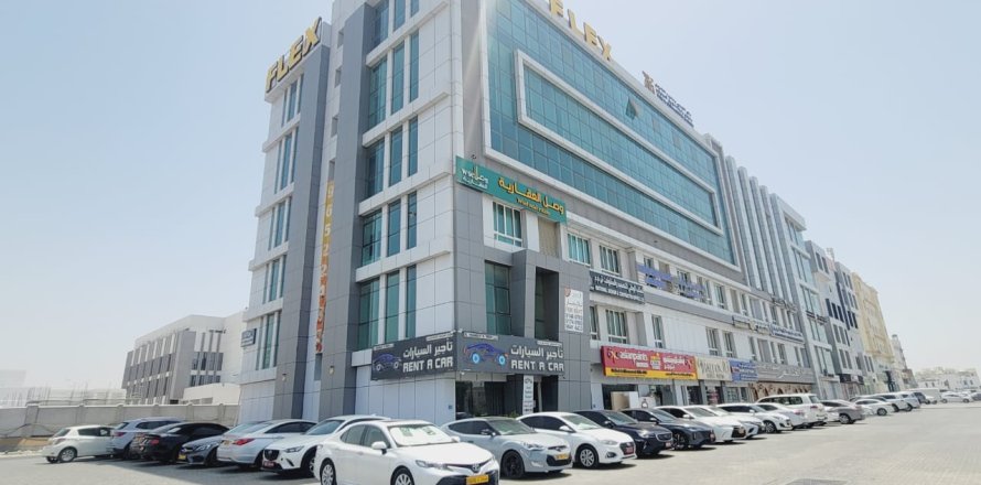 Commercial property de 1363m² à Muscat, Oman No. 69075