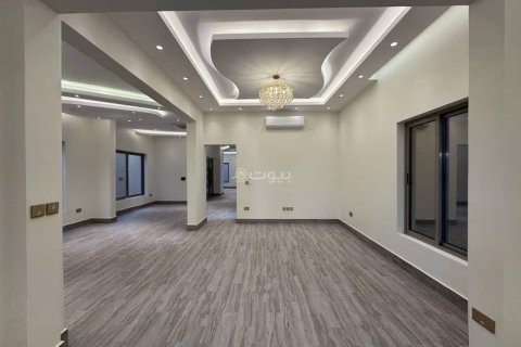 6 bedrooms Villa in Khobar, Saudi Arabia No. 60214 24