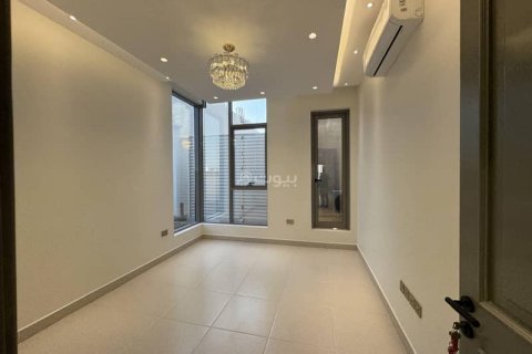 6 bedrooms Villa in Khobar, Saudi Arabia No. 60214 8