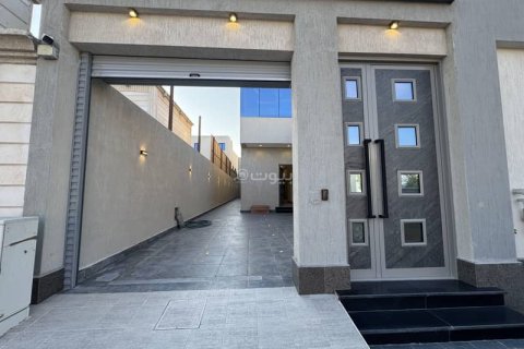 6 bedrooms Villa in Khobar, Saudi Arabia No. 60214 3