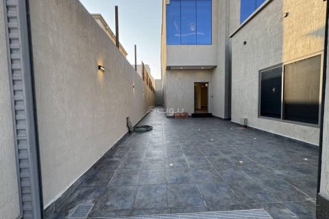 6 bedrooms Villa in Khobar, Saudi Arabia No. 60214 5