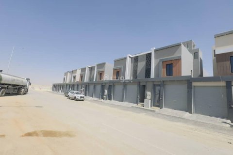 3 bedrooms Apartment in Riyadh, Saudi Arabia No. 60215 4