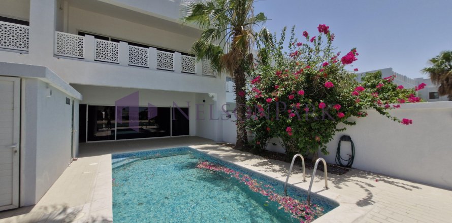 Villa de 3 dormitorios en Doha, Qatar No. 58462