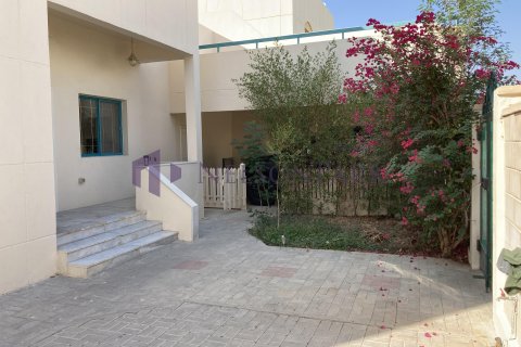 Villa de 3 dormitorios en Doha, Qatar No. 58470 12