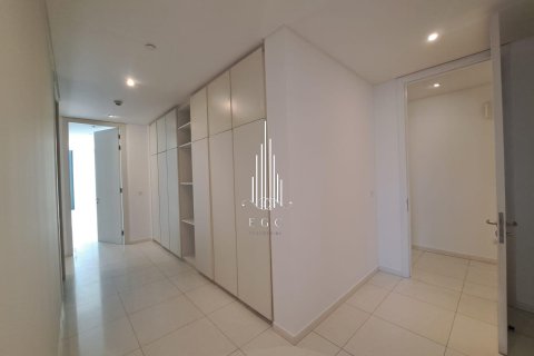4 غرف نوم شقة في Corniche Road, الإمارات العربية المتحدة رقم 37661 16