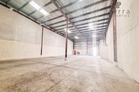 436.6m² Warehouse in Ras Al Khor Industrial, UAE No. 38898
