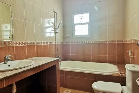Villa Gemela de 5 dormitorios en As Sib, Oman No. 54860 10