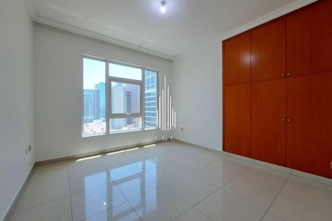 Appartement de 4 chambres à Tourist Club Area, UAE No. 24627 8