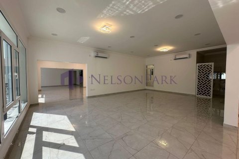 4 bedrooms Villa in Doha, Qatar No. 57984 7