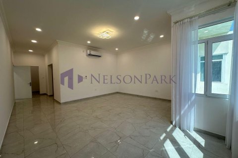 4 bedrooms Villa in Doha, Qatar No. 57984 18