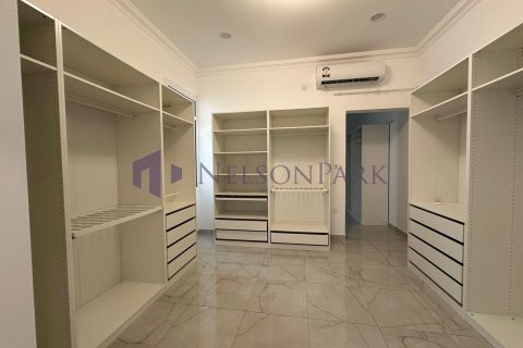 4 bedrooms Villa in Doha, Qatar No. 57984 16