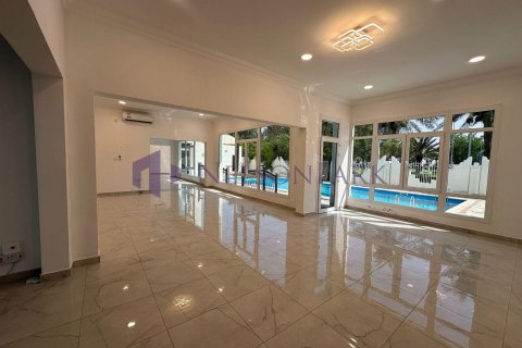 4 bedrooms Villa in Doha, Qatar No. 57984 9