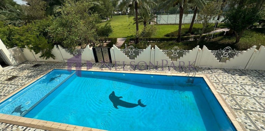 4 bedrooms Villa in Doha, Qatar No. 57984