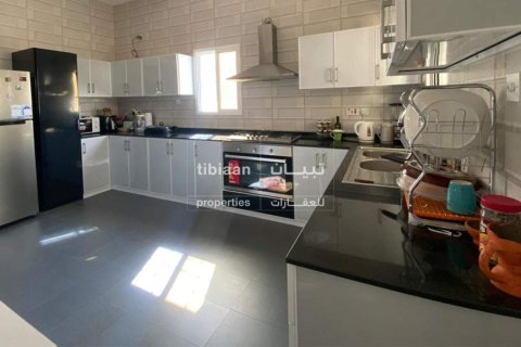 Вилла с 4 спальнями в Маскат, Оман №54037 6