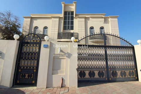 Apartment de 3 dormitorios en Muscat, Oman No. 54031