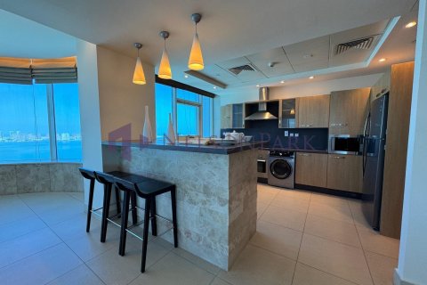 3 bedrooms Apartment in Doha, Qatar No. 58285