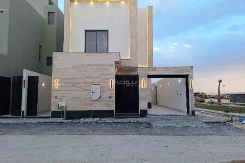 5 bedrooms Villa in Riyadh, Saudi Arabia No. 60040 3