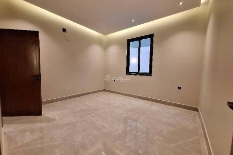 5 bedrooms Villa in Riyadh, Saudi Arabia No. 60040 11