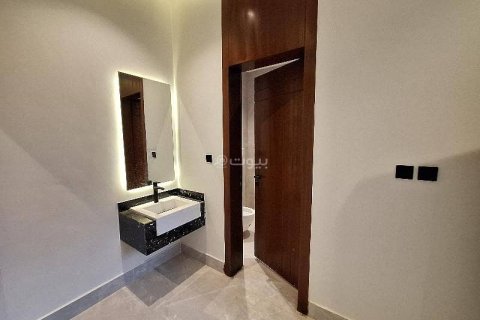 5 bedrooms Villa in Riyadh, Saudi Arabia No. 60040 8