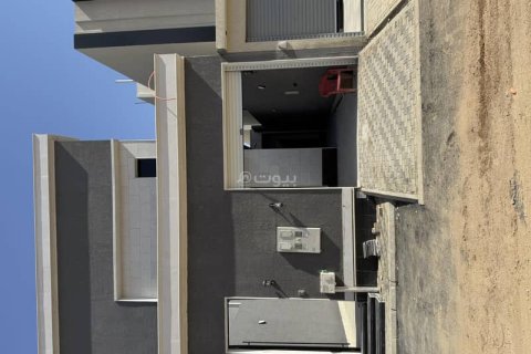 4 bedrooms Apartment in Riyadh, Saudi Arabia No. 60037