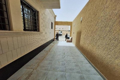 3 bedrooms Apartment in Riyadh, Saudi Arabia No. 67416