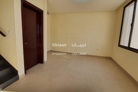 4 bedrooms Villa in Muscat, Oman No. 53476 11