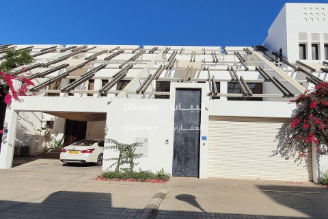 4 bedrooms Villa in Muscat, Oman No. 53476