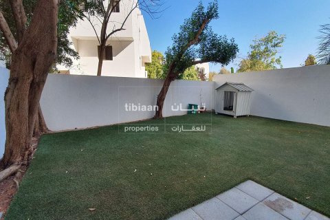 4 bedrooms Villa in Muscat, Oman No. 53476 31