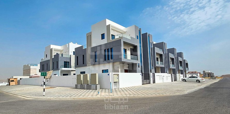 5 bedrooms Villa in Bawshar, Oman No. 53605