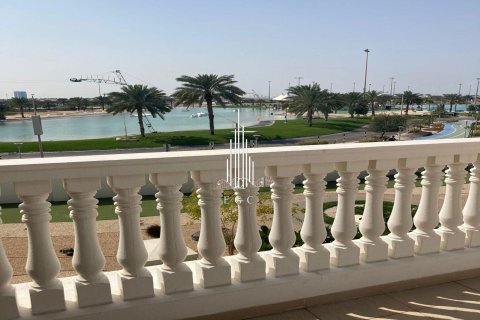 Villa de 7 chambres à Khalifa City, UAE No. 34758 11