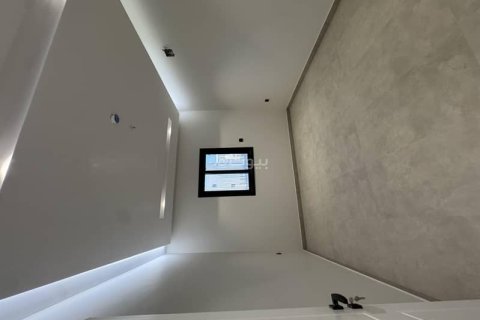 4 bedrooms Apartment in Riyadh, Saudi Arabia No. 69198 11