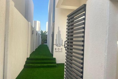 5 bedrooms Villa on the Yas Island, UAE No. 39127 11