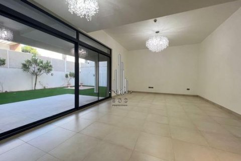5 bedrooms Villa on the Yas Island, UAE No. 39127 6