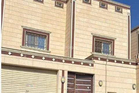 4 bedrooms Villa in Riyadh, Saudi Arabia No. 98701