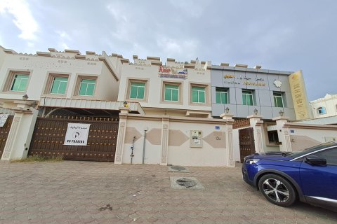 Вилла с 7 спальнями в Маскат, Оман №54241