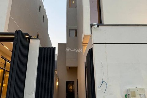 Villa de 4 dormitorios en Riyadh, Saudi Arabia No. 59919 4