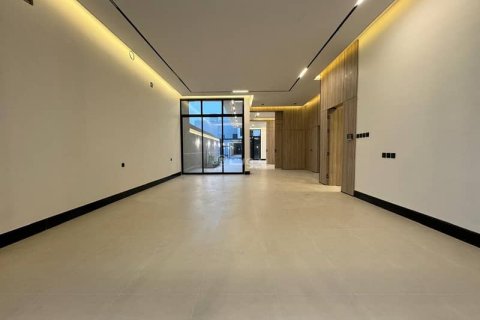 Villa de 4 dormitorios en Riyadh, Saudi Arabia No. 59919 17