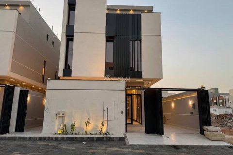 Villa de 4 chambres à Riyadh, Saudi Arabia No. 59919