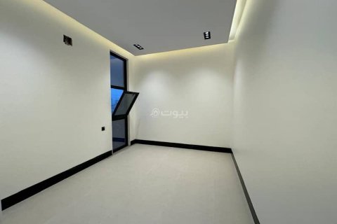 Villa de 4 dormitorios en Riyadh, Saudi Arabia No. 59919 23