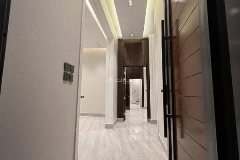 6 bedrooms Villa in Riyadh, Saudi Arabia No. 59918 8