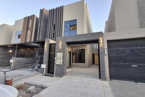 5 bedrooms Apartment in Riyadh, Saudi Arabia No. 59917