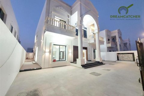 5 bedrooms Villa in Al Helio, UAE No. 28002