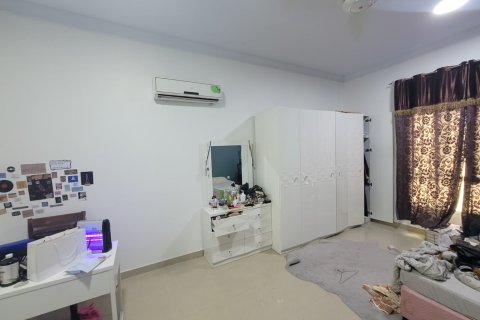 Вилла с 4 спальнями в Маскат, Оман №54572 5