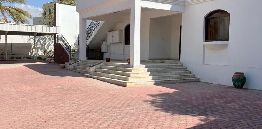Villa de 7 chambres à Al Qurm, Oman No. 54249