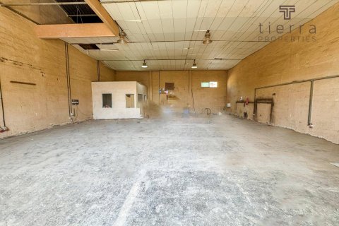 557.4m² Warehouse in Al Quoz, UAE No. 38888