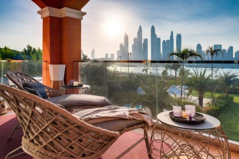 8 bedrooms Villa in Palm Jumeirah, UAE No. 137