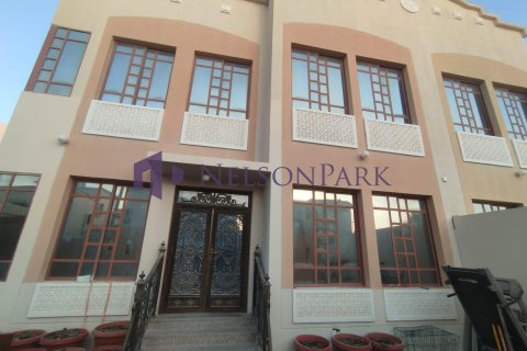 Villa de 5 dormitorios en Doha, Qatar No. 57422 3