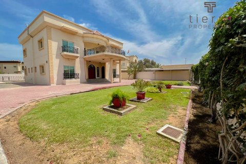 5 bedrooms Villa in Al Barsha 2, UAE No. 6049